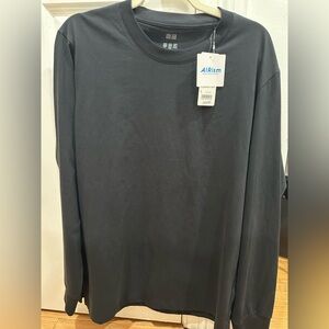 Uniqlo Men's Black Long Sleeve Tee